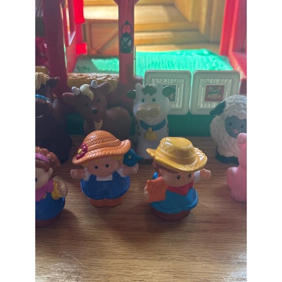 Fisher Price Little People Farm Set W/ Animals & Figures 2015 Playset - Picture 5 of 11